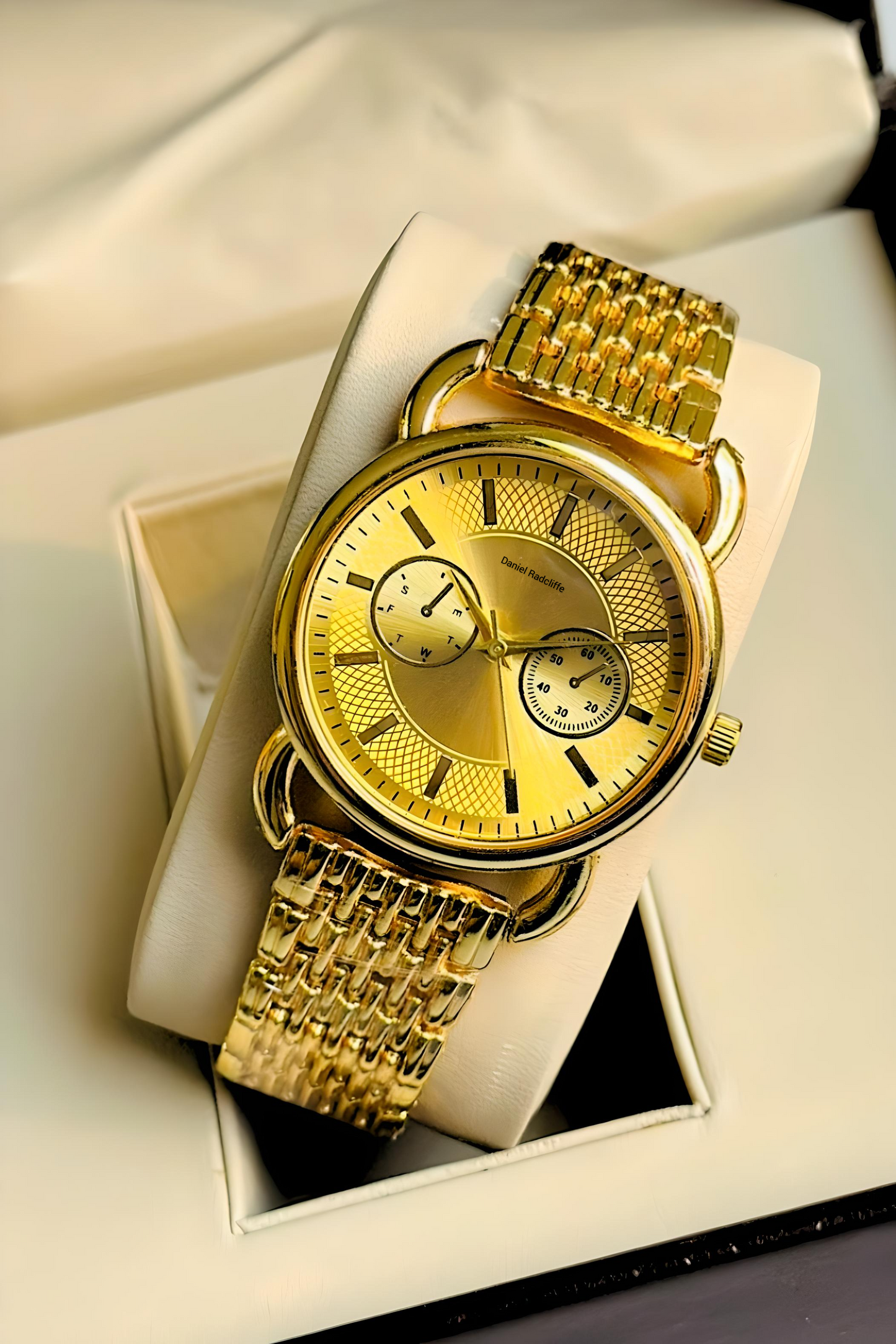 Chronographs Trending Gold Watch Premium Quality For Women - DRW0013