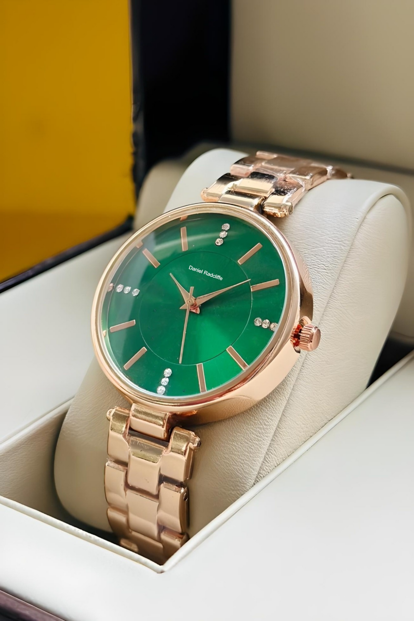 Round Rose Gold Green Analog Watch - For Women DRW001